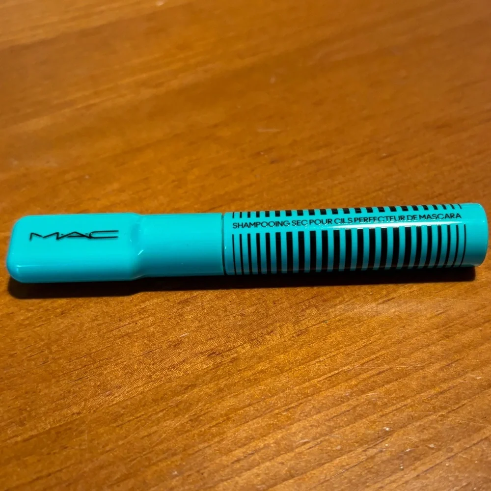 MAC Lash Dry Shampoo Mascara Refresher